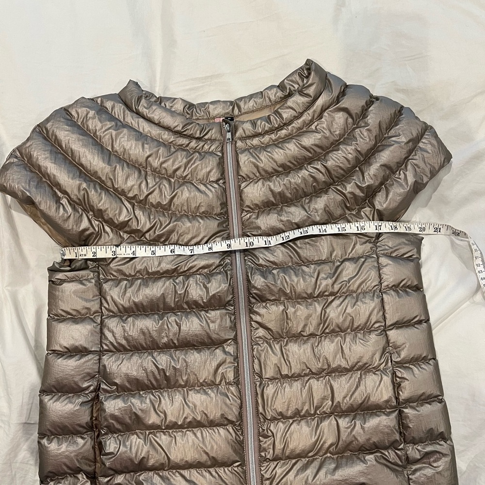 Cotes de London Medium Gold Metallic Puffer Vest - Picture 7 of 8